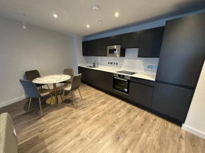 Spacious Modern 2 Bedroom Apartment